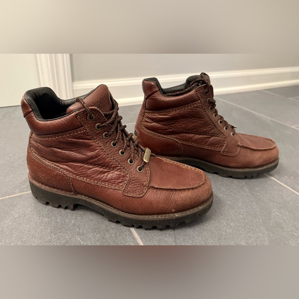 Rockport leather waterproof boots, brown; very good condition; minimal wear;